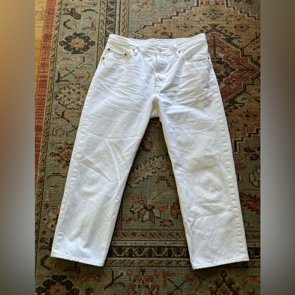501 90s ankle white jeans.